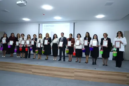 Paytaxt müəllimləri təltif edildi - Fotolar