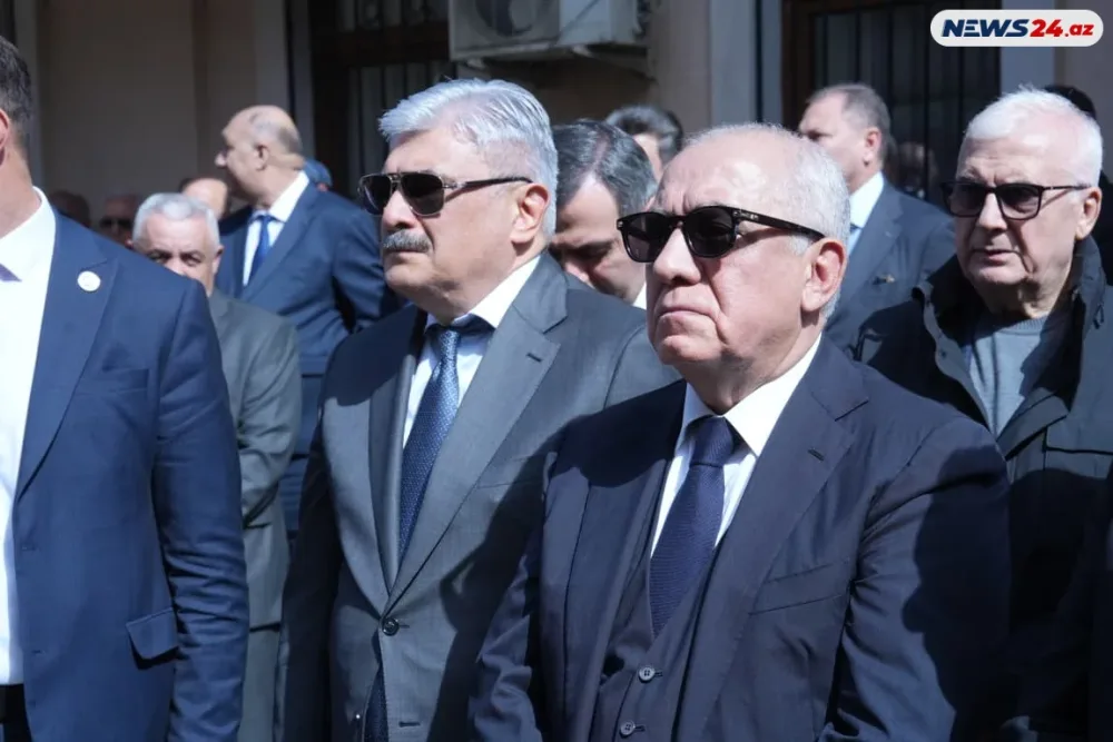 Rəsmilər Oqtay Şirəliyevlə vida mərasimində - FOTOLAR