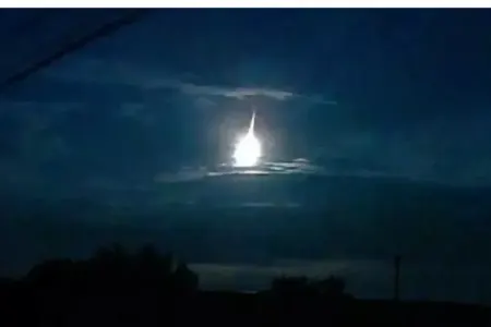 İndoneziya sahillərinə böyük meteorit düşüb