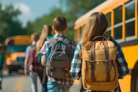 Məktəbli avtobusları ilə bağlı narazılıq - “Niyə 10 gün əvvəldən pul ödətdirirsiz?”