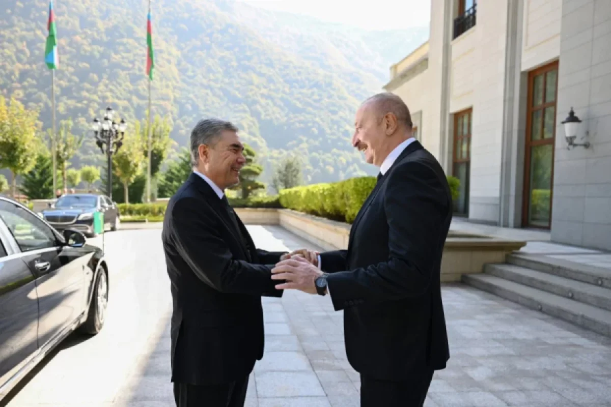 İlham Əliyev Qəbələdə Berdiməhəmmədovla görüşdü - Foto