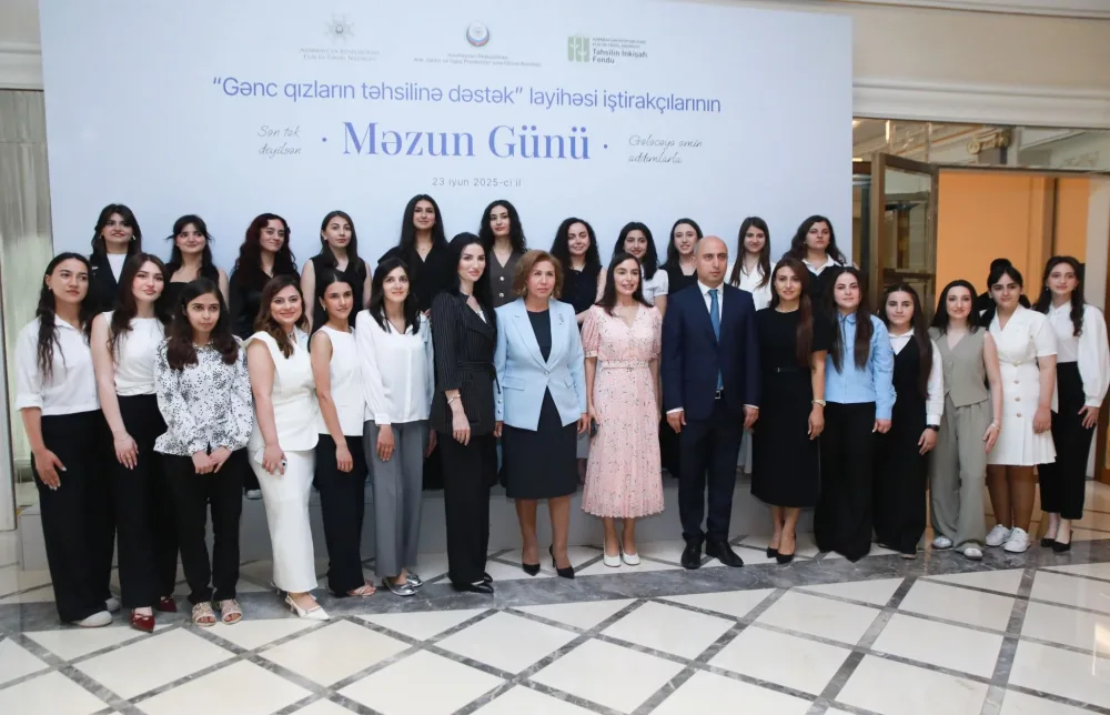 Azərbaycanda qızlar üçün ilk dünyəvi məktəb açıldı - Foto