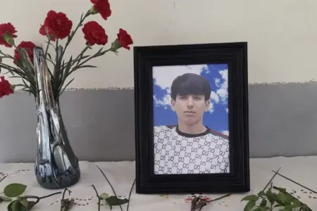 11-ci sinif şagirdi vəfat etdi - Foto