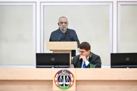 Vardanyan zərər verdikləri ilə üz-üzə - FOTOLAR