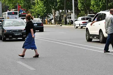 Avtomobilin vurub öldürdüyü qadınlar bacı imiş