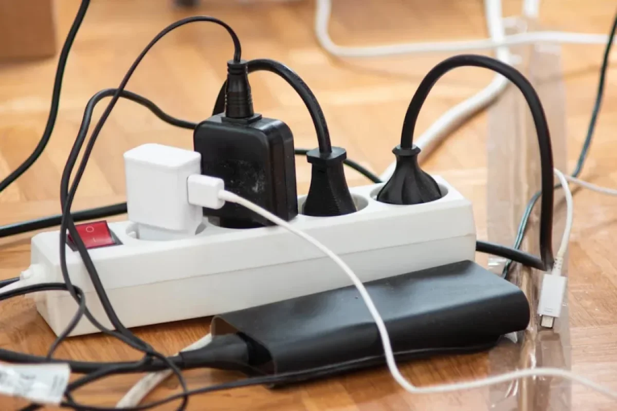 Evində uzatma kabeli olan hər kəsin diqqətinə