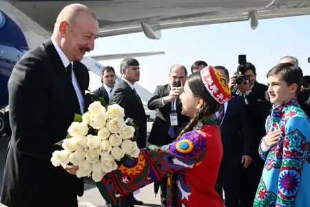 İlham Əliyev Tacikistandadır - Foto