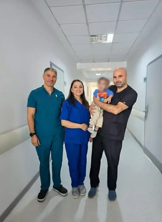 Atası tərəfindən şiddətə məruz qalan - azyaşlının vəziyyəti açıqlandı - Foto