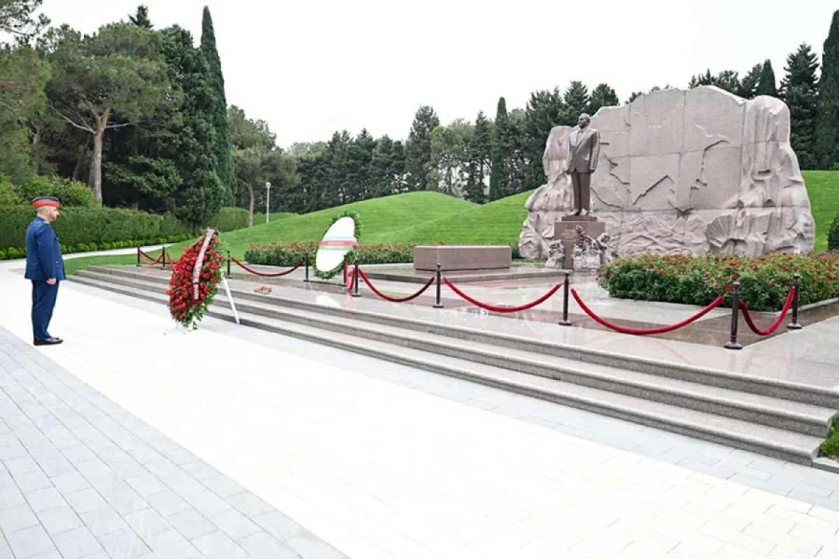 Azərbaycan və BƏƏ HHQ komandanları görüşüb - -VİDEO