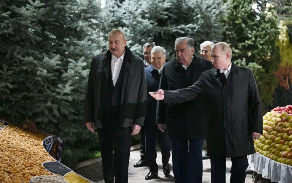 Prezident Düşənbədə qeyri-rəsmi şam yeməyində iştirak edir - Fotolar