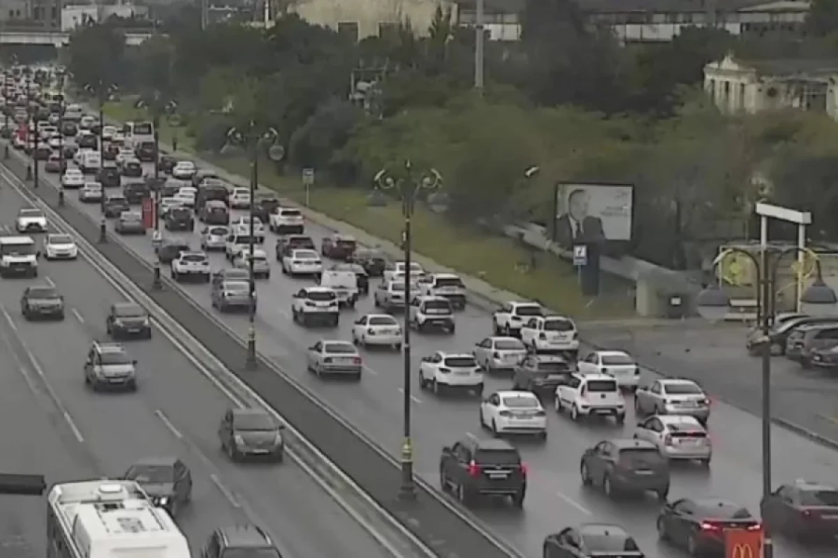 Bakının tıxac olan yolları - Siyahı