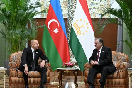 İlham Əliyev Emoməli Rəhmon ilə görüşdü - Foto