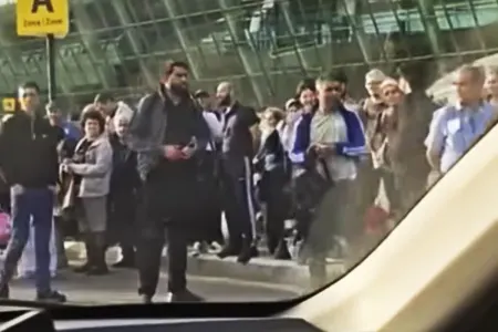 Aeroportda taksi dəyişikliyindən sonrakı vəziyyət - Video