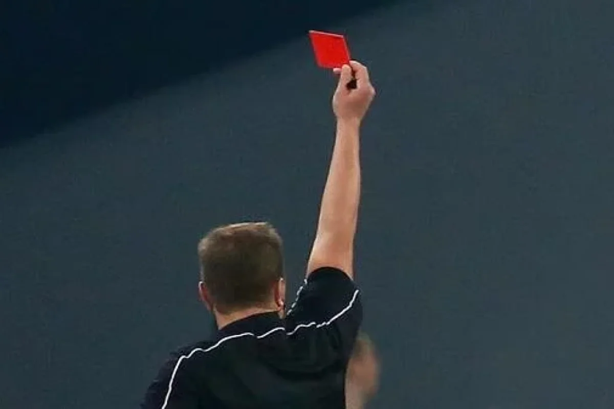 Qırmızı vərəqə almamış 4 əfsanə