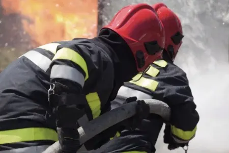 Sumqayıtda yaşayış binasında yanğın - Təxliyə olunanlar var - Video