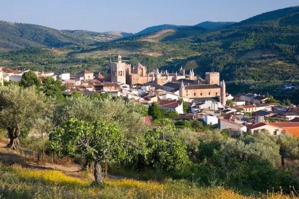 Bu kəndə köçən hər kəs hər ay maaş alacaq