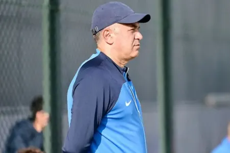 Azərbaycanın U-19 millisinin baş məşqçisi: "Komandada çatışmazlıqlar var"