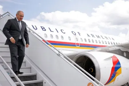 Paşinyan da Misirə gedir