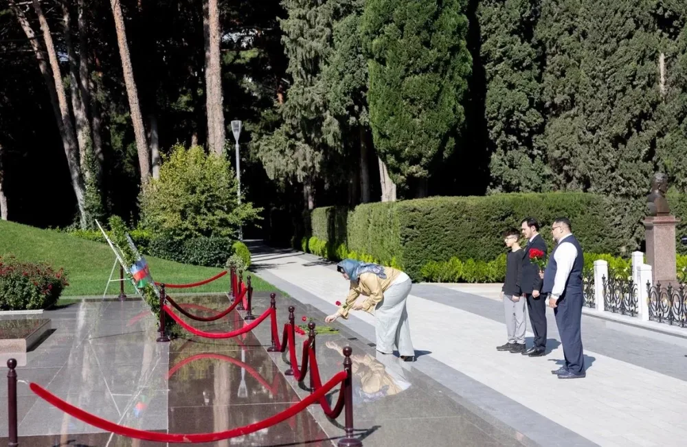 Rəsul Quliyevin ailəsi 30 ildən sonra Bakıda - Fotolar