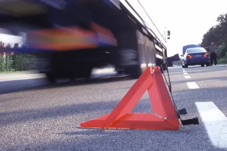 Qəbələdə avtomobil qadını vuraraq öldürdü