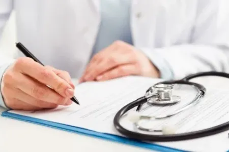 Baş həkim vəzifəsindən azad edildi - Foto