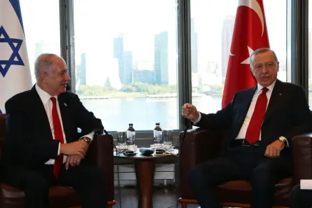 Ərdoğanın təyyarəsi Netanyahuya görə geri qayıtmaq istəyib