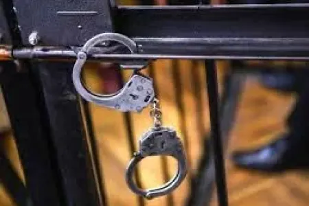 Bakıda işlədiyi şirkətə 80 min pul "atan" qazi həbs edildi