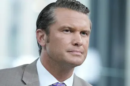 ABŞ müdafiə nazirinin təyyarəsi Britaniyaya məcburi eniş etdi