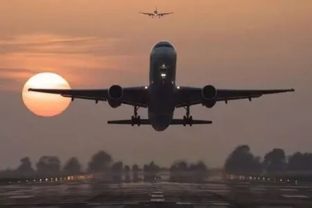 Daha bir təyyarə təcili Bakıya endi