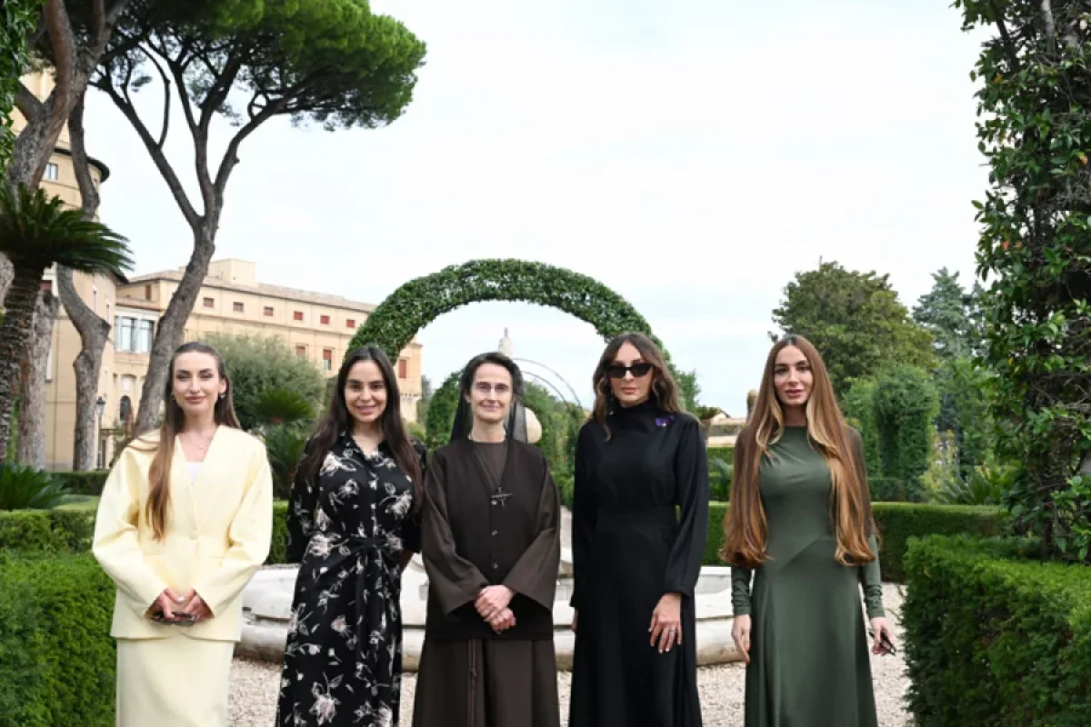 Prezident ailəsi Vatikan bağlarında - Fotolar