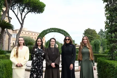 Prezident ailəsi Vatikan bağlarında - Fotolar