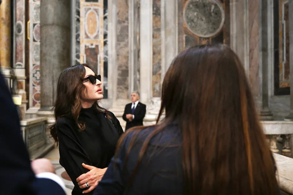 Mehriban Əliyeva Müqəddəs Pyotr Bazilikasında - Fotolar