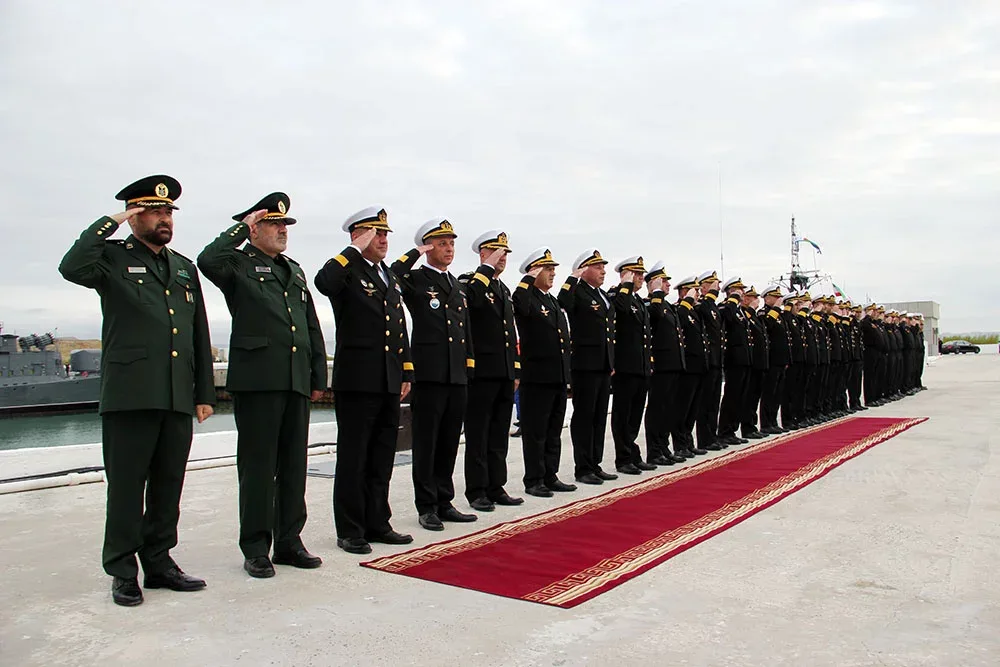 İran hərbi gəmiləri Bakı limanını tərk etdi - Fotolar