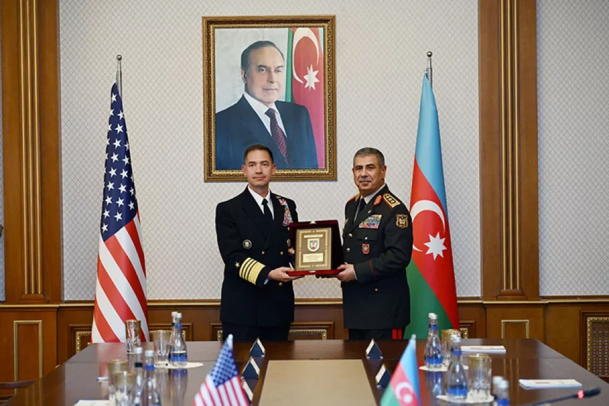 Zakir Həsənov ABŞ Mərkəzi Komandanlığının komandanı ilə görüşdü - Video