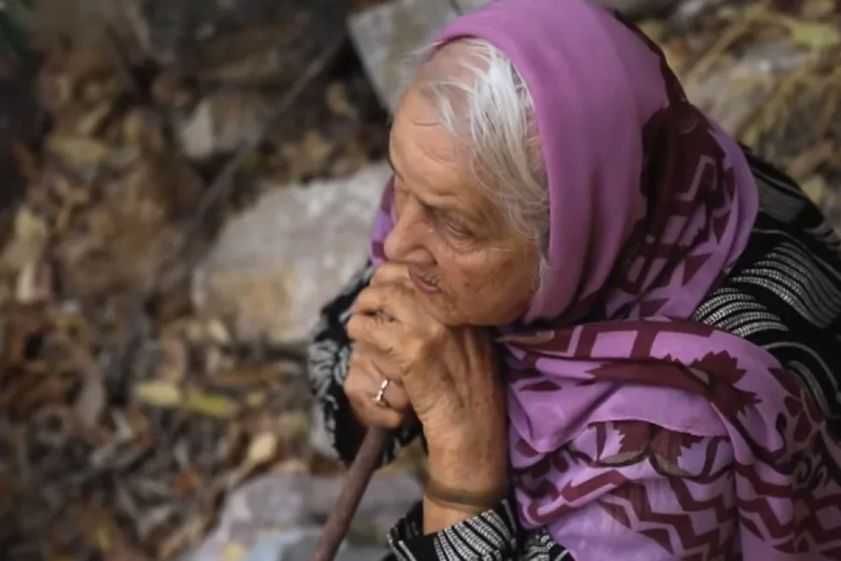 “Bəlkə hiss edirlər ki, qızları gəlir...” - Video