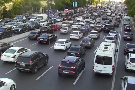 Yeni həftəyə tıxacla başlayan yolların siyahısı