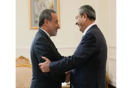 Xələf Xələfov Abbas Araqçi ilə görüşdü - Yenilənib