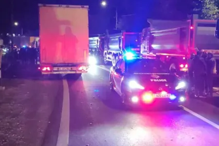 Ermənistanda etirazlar - Gürcüstanla sərhədi bağladılar