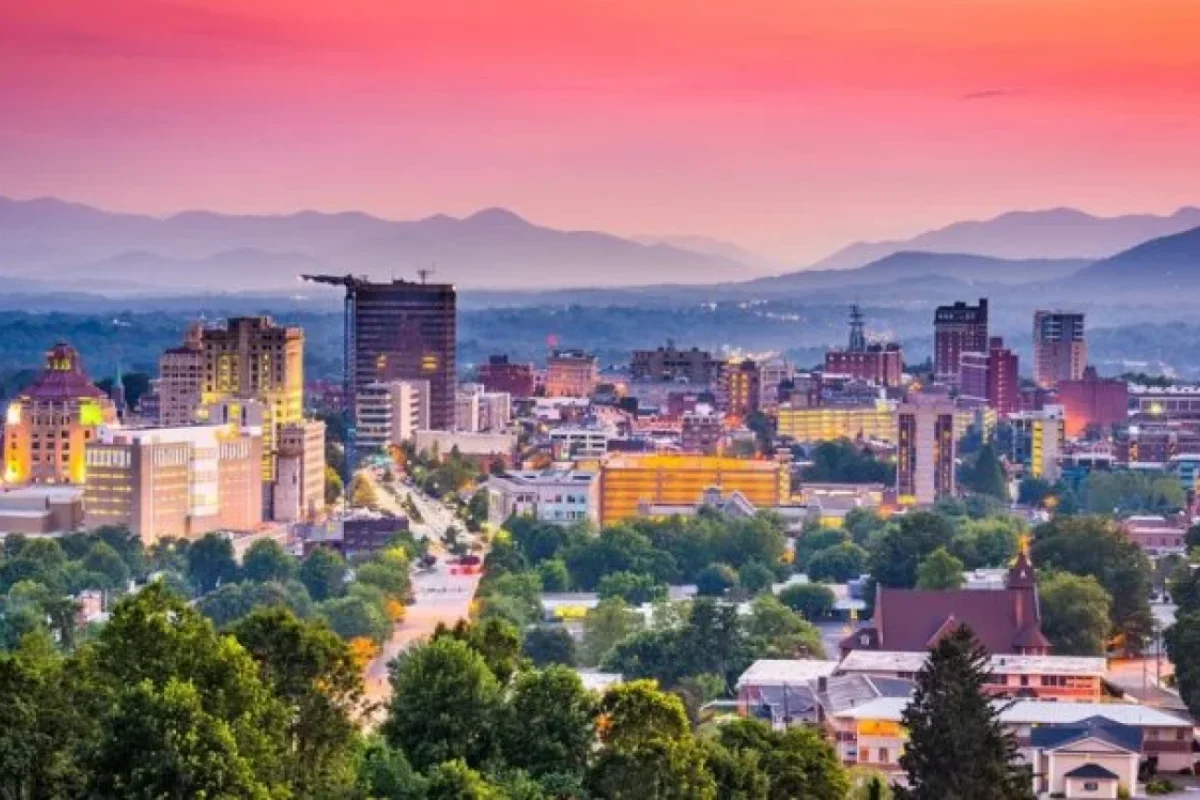 Ən gizli qərarların verildiyi bina ucuz qiymətə satışa çıxarıldı