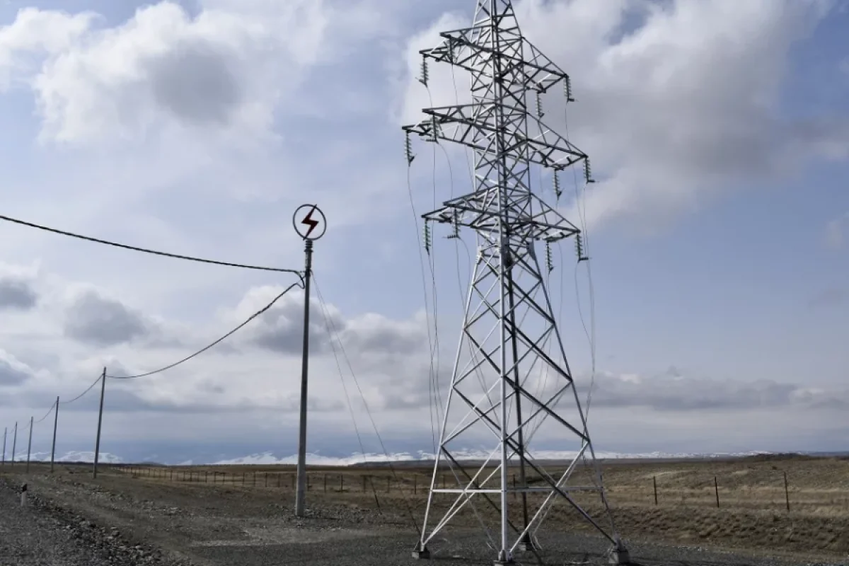 Azərbaycanda qırılıb yerə düşən elektrik xətti dəhşətli hadisəyə səbəb oldu