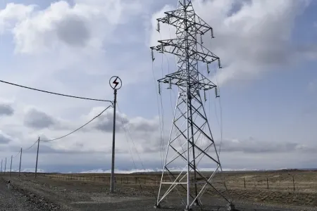 Azərbaycanda qırılıb yerə düşən elektrik xətti dəhşətli hadisəyə səbəb oldu
