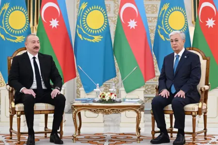 Prezidentlər təkbətək görüşdü - Foto