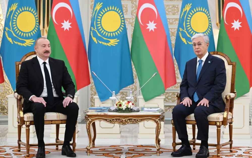 Prezidentlər təkbətək görüşdü - Foto