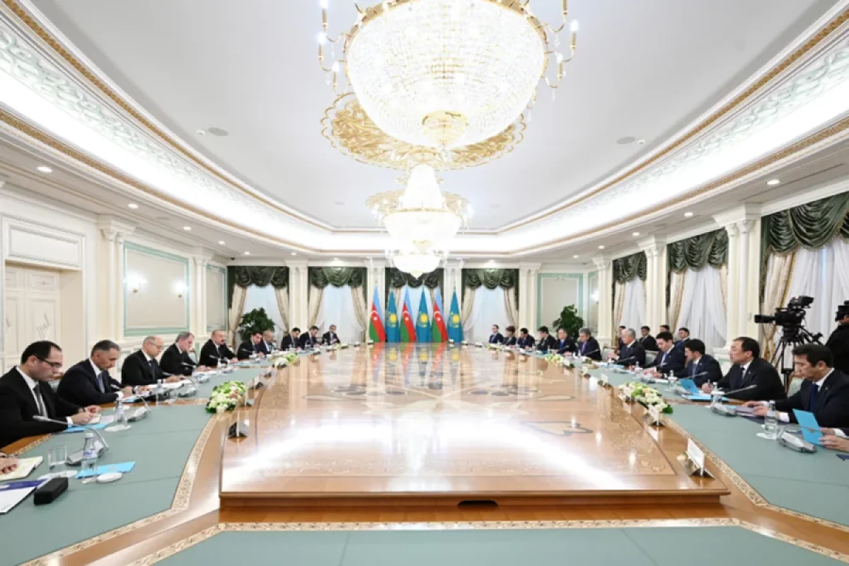 Astanada ikinci iclas keçirildi - Fotolar