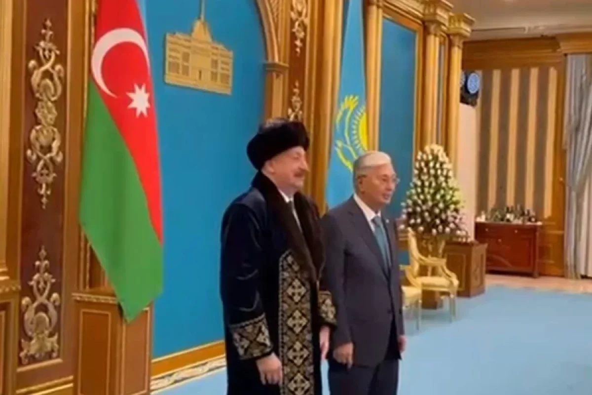 İlham Əliyev Qazaxıstanın milli geyimində - Video