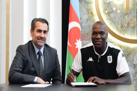 “Neftçi” Vensan Abubakarla müqavilə bağladı