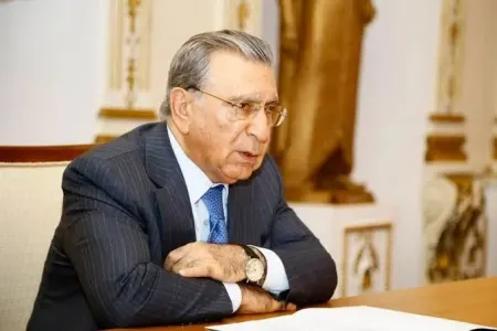 Ramiz Mehdiyevin adı silindi - Foto