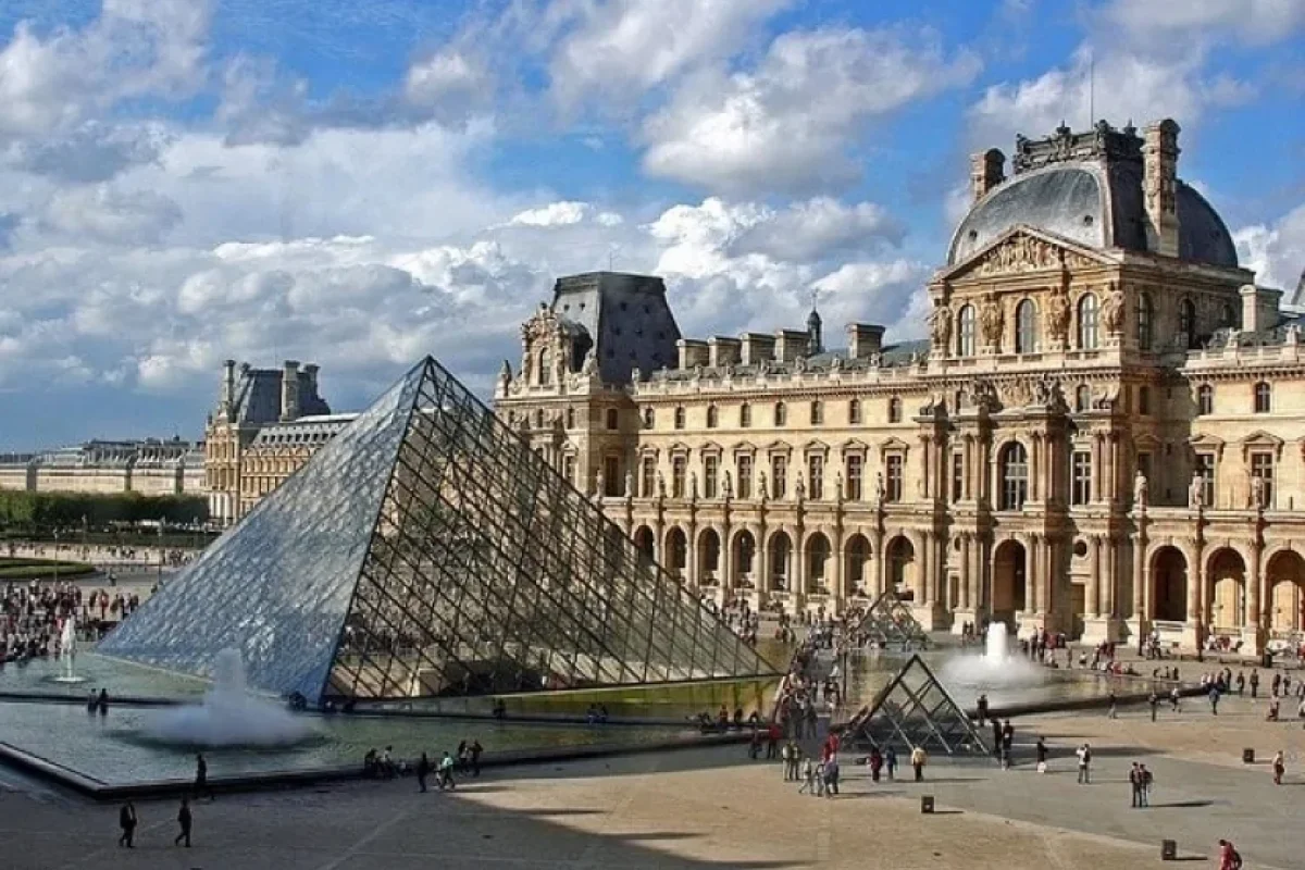 Luvr Muzeyindən oğurlanan əşyalar satıla bilərmi?