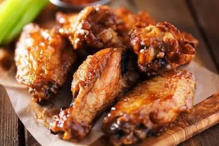 Qızardılmış toyuq yeyənlərə xəbərdarlıq: Ciddi risk yaradır