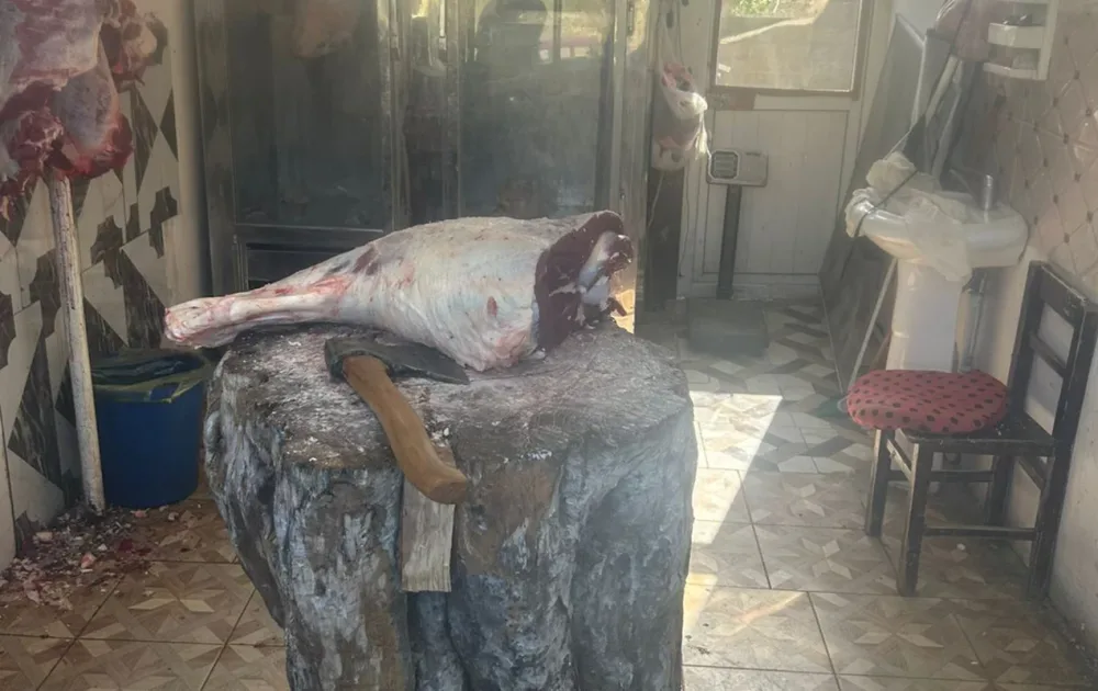 Ət satışı mağazalarında keçirilən monitorinqlərin nəticələri açıqlandı - Fotolar